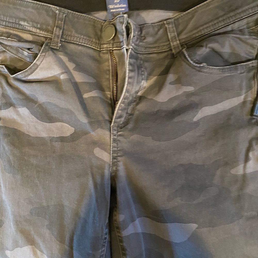Democracy hardly worn camo jeans 10